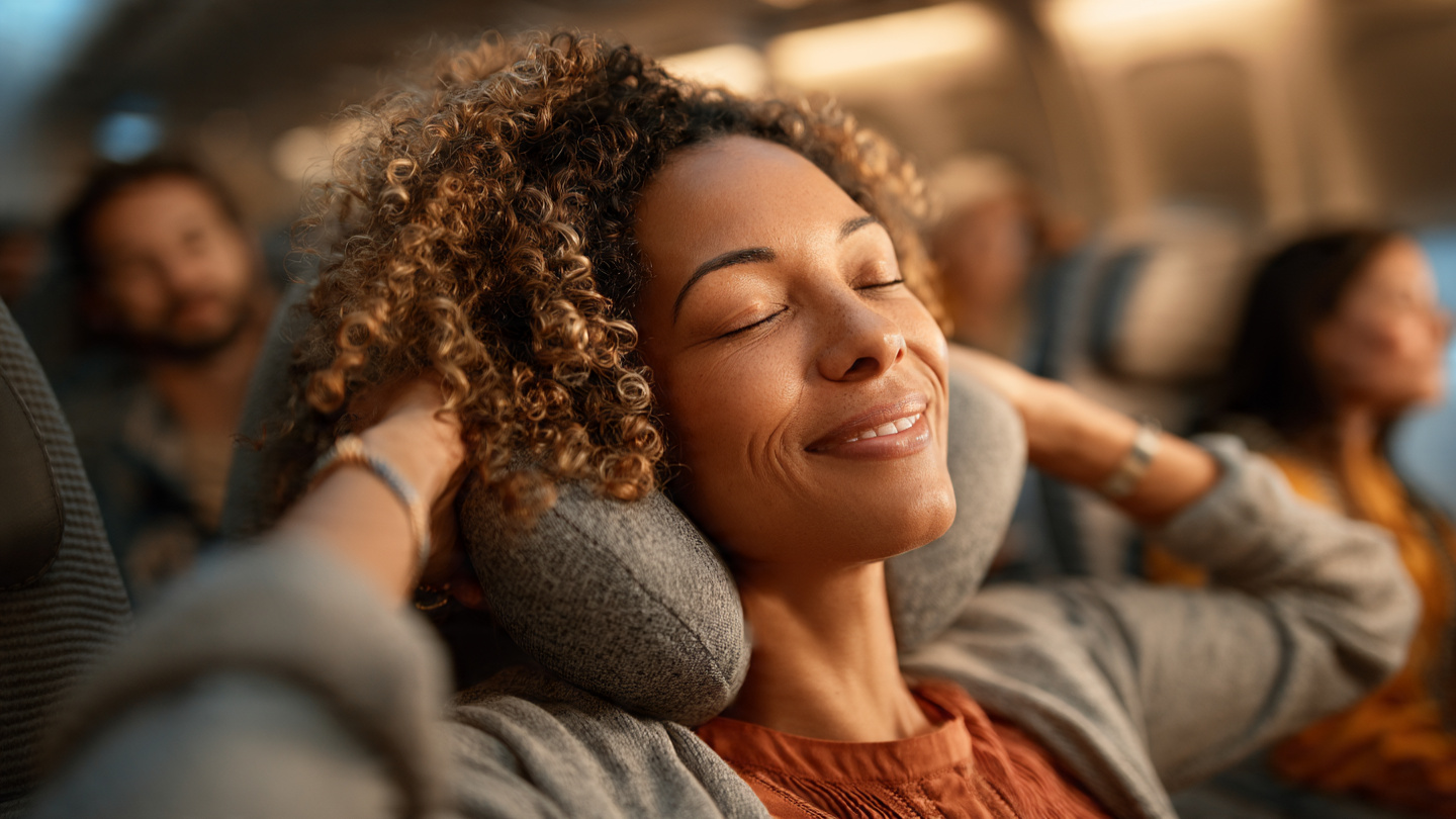 Best Economy Seats on Long Flights: How to Choose Comfort Without Paying for Premium